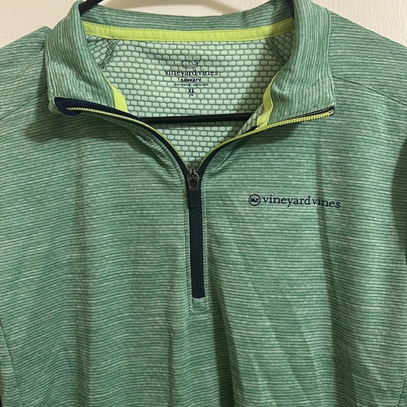EUC Vineyard Vines Boys Performance Sankaty Quarter Zip Pullover XL (18) - Picture 3 of 5